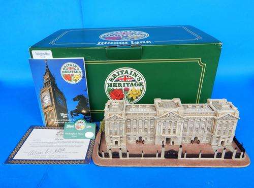 Lilliput Lane Britain's Heritage Collection " Buckingham Palace " L2286 - Large Model
