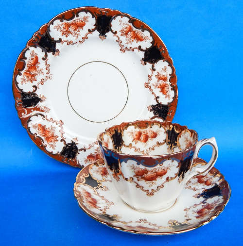 Royal Albert Crown China  " Un-Named Imari Pattern #568 " Trio -1925-1927 - Made In England