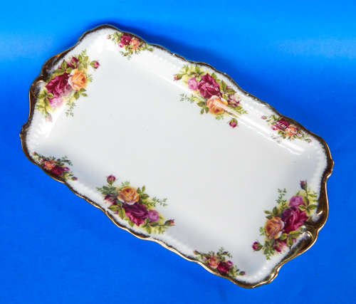 Royal Albert  " Old Country Roses " Sandwich Tray - Original 1962 Backstamp