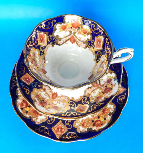 Royal Albert  " Heirloom "  Trio - AVON Shape - Made In England