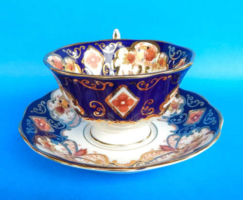 Royal Albert  " Heirloom "  Trio - AVON Shape - Made In England