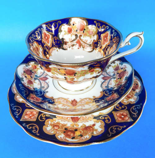 Royal Albert  " Heirloom "  Trio - AVON Shape - Made In England