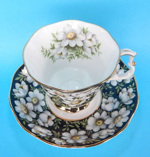 Royal Albert Provincial Flowers Series Duo - Mountain Avens - Made In England