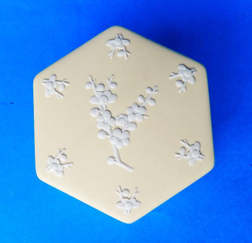 Wedgwood PRIMROSE YELLOW Jasperware "Prunus Blossom" Hexagonal Trinket Box