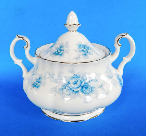 Royal Albert " Windsor Rose " Two Handled Lidded Sugar Bowl - Made In England