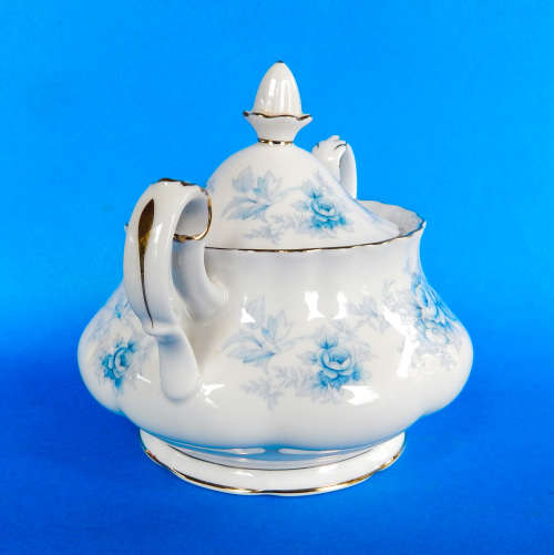 Royal Albert " Windsor Rose " Two Handled Lidded Sugar Bowl - Made In England