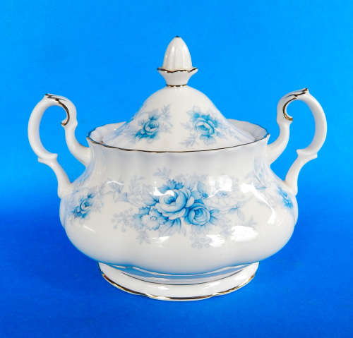 Royal Albert " Windsor Rose " Two Handled Lidded Sugar Bowl - Made In England