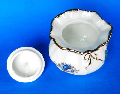 Royal Albert " Moonlight Rose " Dorothy Purse Pot - Made In England