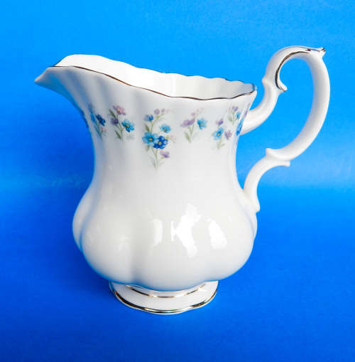 Royal Albert " Memory Lane " Milk Jug And Sugar Bowl - Made In England