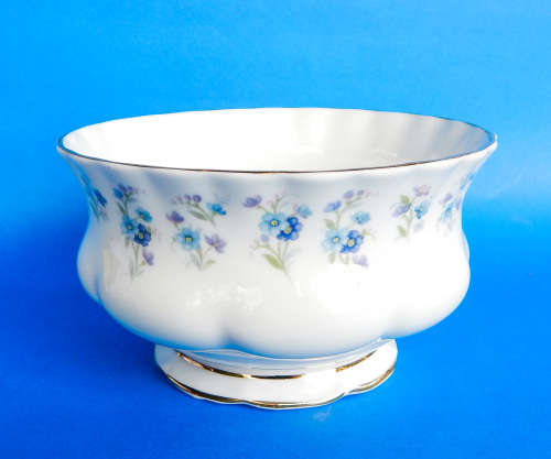 Royal Albert " Memory Lane " Milk Jug And Sugar Bowl - Made In England