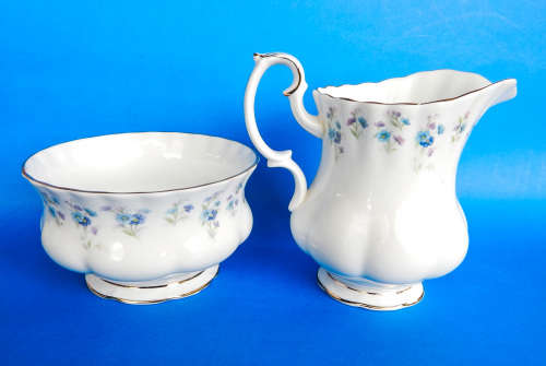 Royal Albert " Memory Lane " Milk Jug And Sugar Bowl - Made In England
