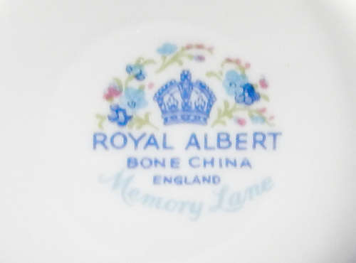 Royal Albert " Memory Lane " Milk Jug And Sugar Bowl - Made In England