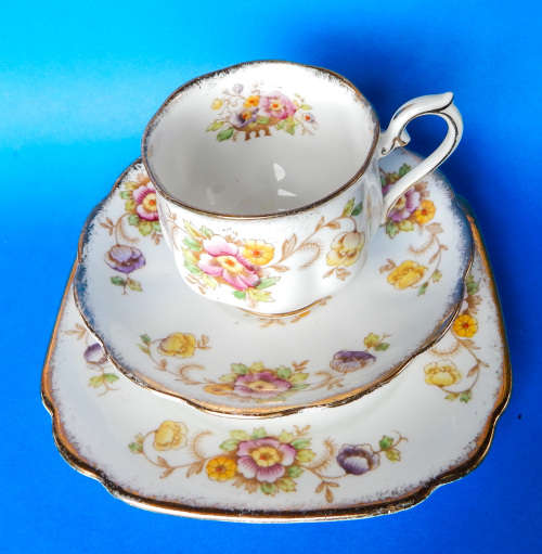 Royal Albert  " Evesham "  Trio - Made In England