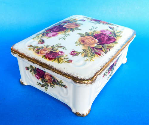 Royal Albert " Old Country Roses " Lidded Oblong Trinket Box - Made In England