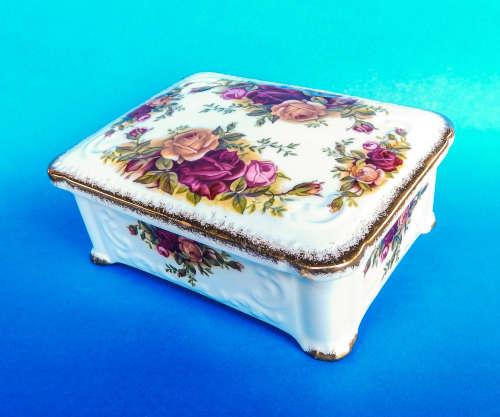 Royal Albert " Old Country Roses " Lidded Oblong Trinket Box - Made In England