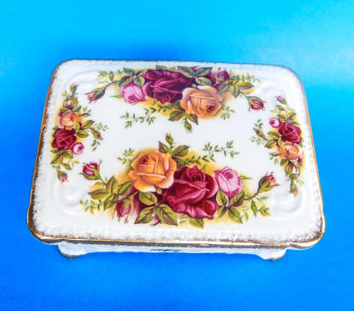 Royal Albert " Old Country Roses " Lidded Oblong Trinket Box - Made In England
