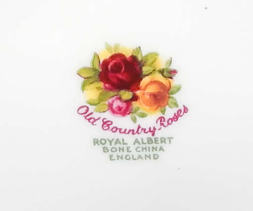 Royal Albert " Old Country Roses " Lidded Oblong Trinket Box - Made In England