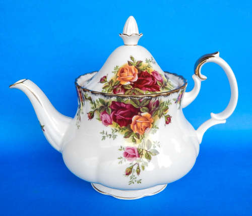 Royal Albert " Old Country Roses " Teapot - Original 1962 Backstamp - Made In England