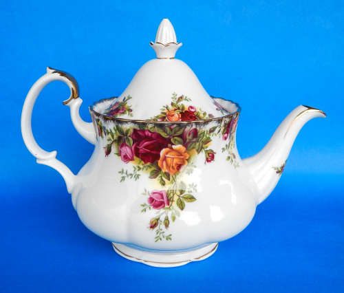 Royal Albert " Old Country Roses " Teapot - Original 1962 Backstamp - Made In England