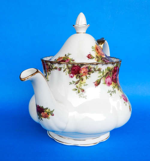 Royal Albert " Old Country Roses " Teapot - Original 1962 Backstamp - Made In England