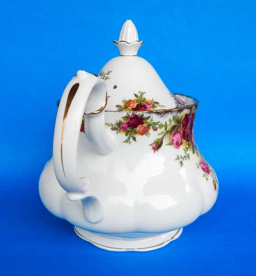 Royal Albert " Old Country Roses " Teapot - Original 1962 Backstamp - Made In England