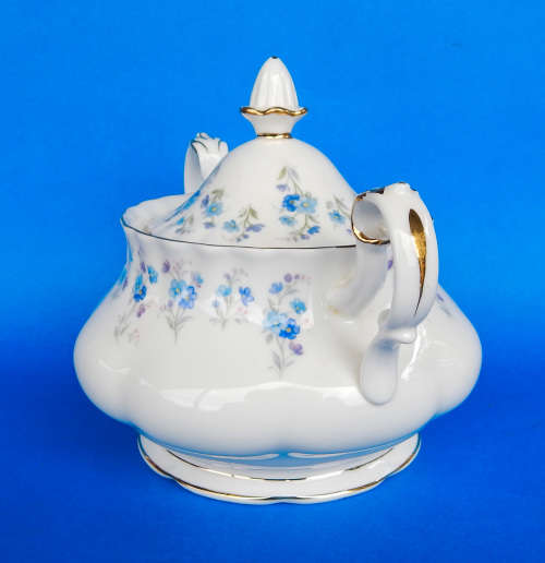 Royal Albert " Memory Lane " Two Handled Lidded Sugar Bowl - Made In England