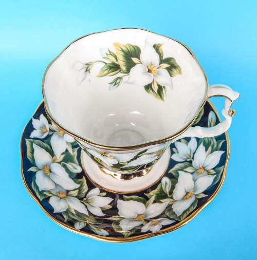 Royal Albert Provincial Flowers Series Duo - Trillium - Made In England