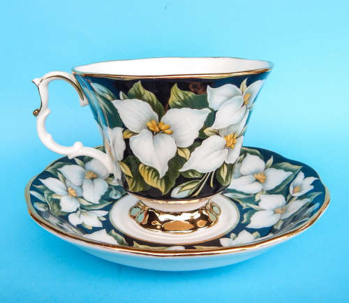 Royal Albert Provincial Flowers Series Duo - Trillium - Made In England