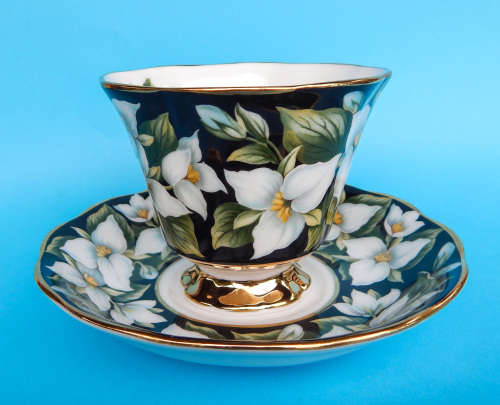 Royal Albert Provincial Flowers Series Duo - Trillium - Made In England
