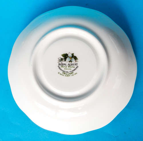 Royal Albert Provincial Flowers Series Duo - Trillium - Made In England