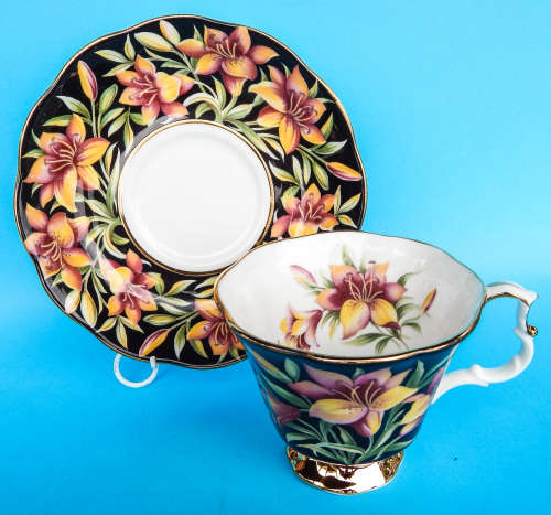 Royal Albert Provincial Flowers Series Duo - Prairie Lily - Made In England