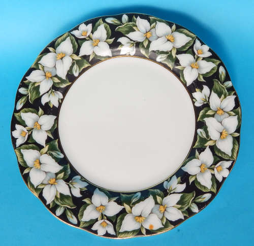 Royal Albert Provincial Flowers Series Collector's Plate 21 cm - Trillium - Made In England