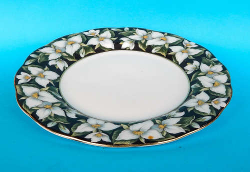 Royal Albert Provincial Flowers Series Collector's Plate 21 cm - Trillium - Made In England
