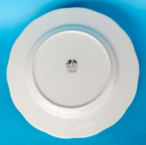 Royal Albert Provincial Flowers Series Collector's Plate 21 cm - Trillium - Made In England