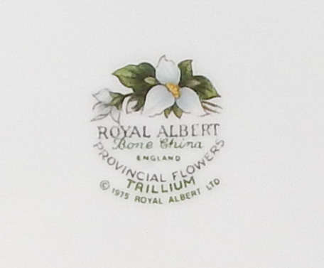 Royal Albert Provincial Flowers Series Collector's Plate 21 cm - Trillium - Made In England