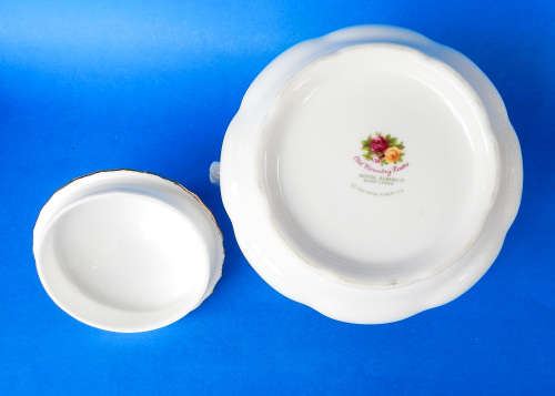 Royal Albert " Old Country Roses " Two Handled Lidded Sugar Bowl