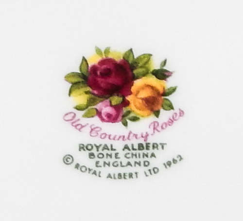 Royal Albert " Old Country Roses " Ceramic Teapot Stand - Made In England