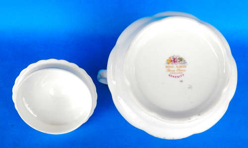 Royal Albert " SERENITY " Two Handled Lidded Sugar Bowl - Made In England