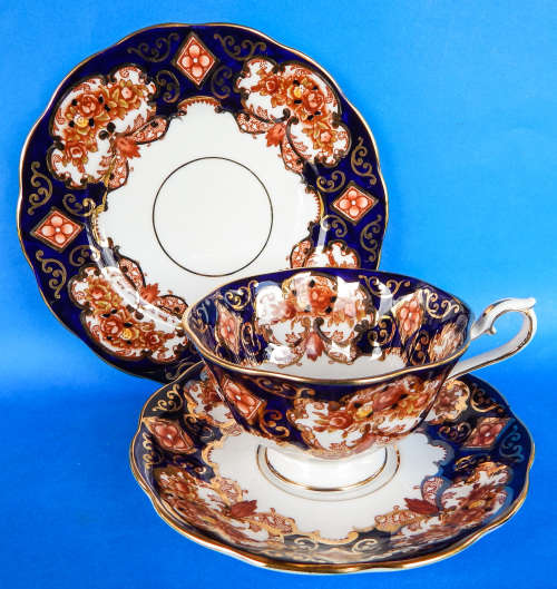 Royal Albert  " Heirloom "  Trio - AVON Shape - Made In England