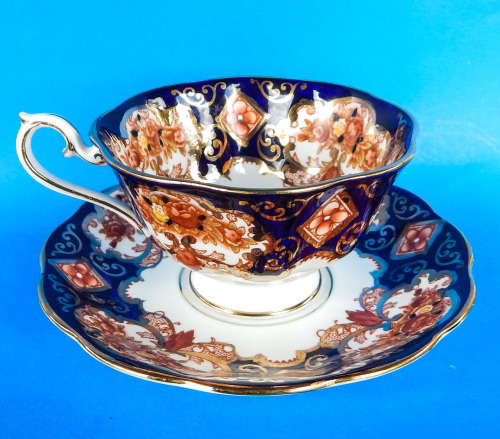 Royal Albert  " Heirloom "  Trio - AVON Shape - Made In England