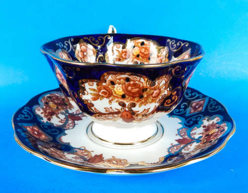 Royal Albert  " Heirloom "  Trio - AVON Shape - Made In England