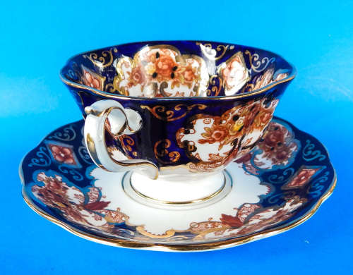 Royal Albert  " Heirloom "  Trio - AVON Shape - Made In England