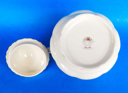 Royal Albert " OPERETTA " Two Handled Lidded Sugar Bowl - Made In England