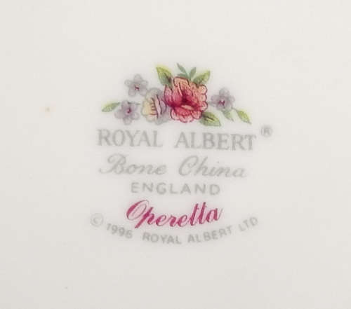 Royal Albert " OPERETTA " Two Handled Lidded Sugar Bowl - Made In England