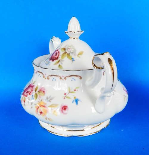 Royal Albert " JUBILEE ROSE " Two Handled Lidded Sugar Bowl - Made In England