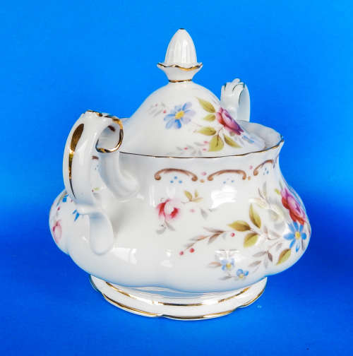 Royal Albert " JUBILEE ROSE " Two Handled Lidded Sugar Bowl - Made In England