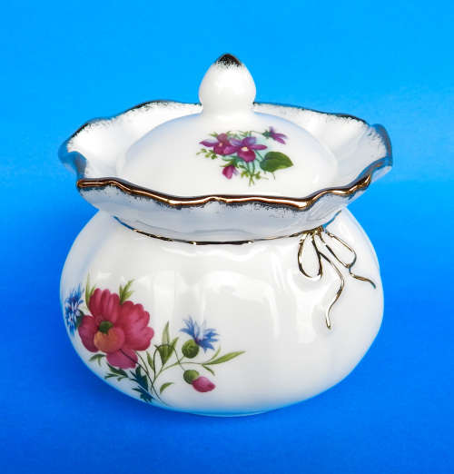 Royal Albert "Flower Of The Month Series" Dorothy Purse Pot