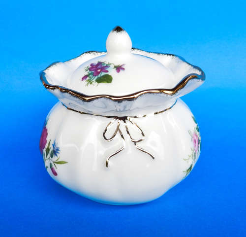 Royal Albert "Flower Of The Month Series" Dorothy Purse Pot