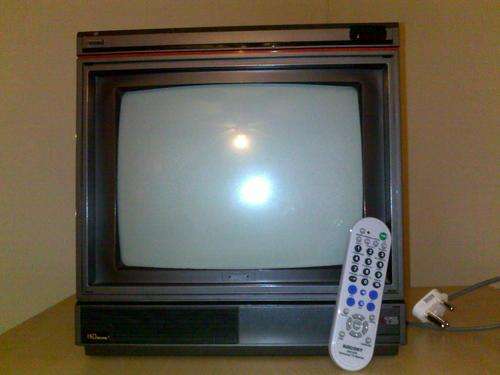 14" PHILLIPS COLOUR TV - PERFECT FOR SERVANTS QUARTERS