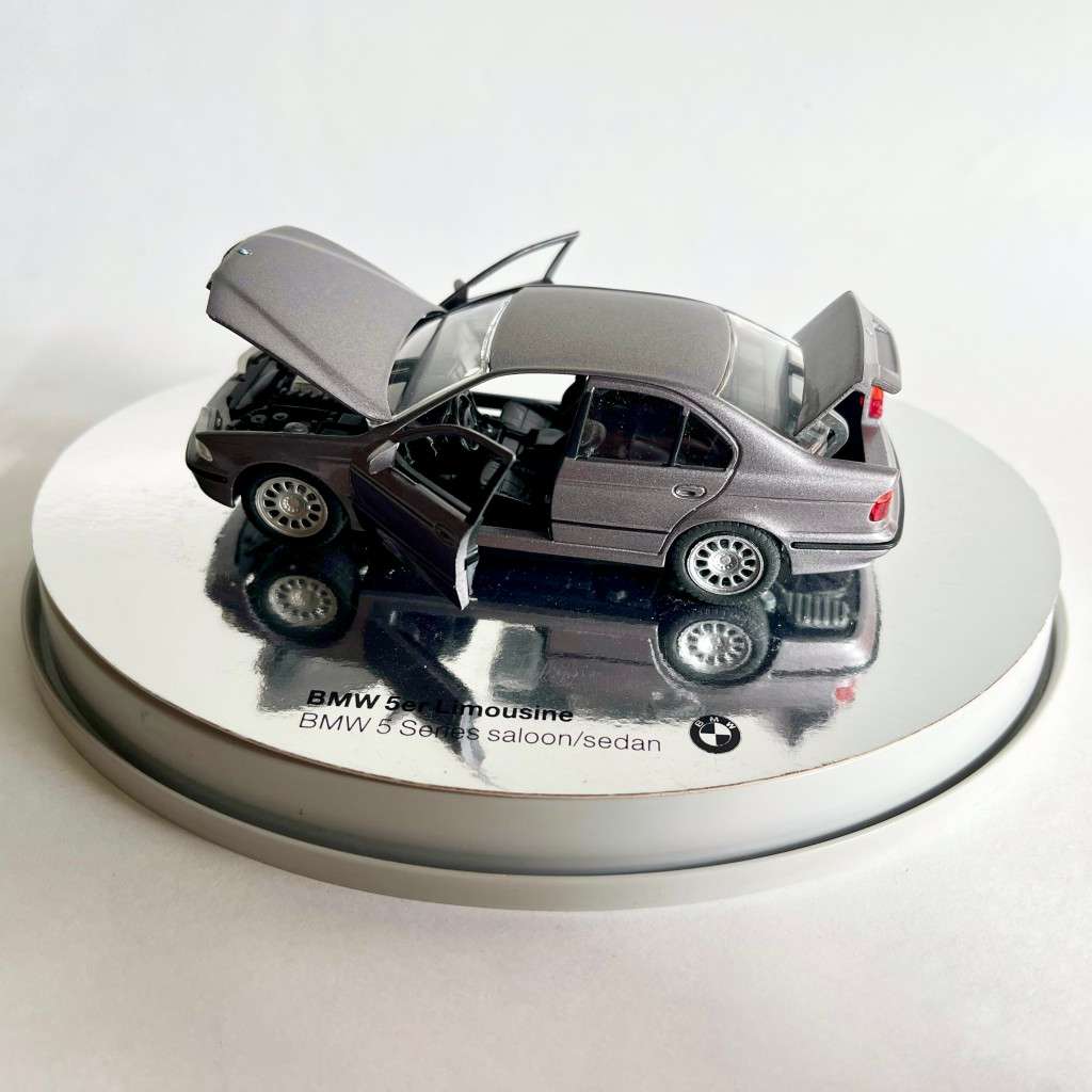 1996 BMW 5-Series E39 presentation model